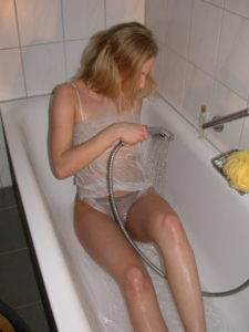 Pornovideos in der Badewanne